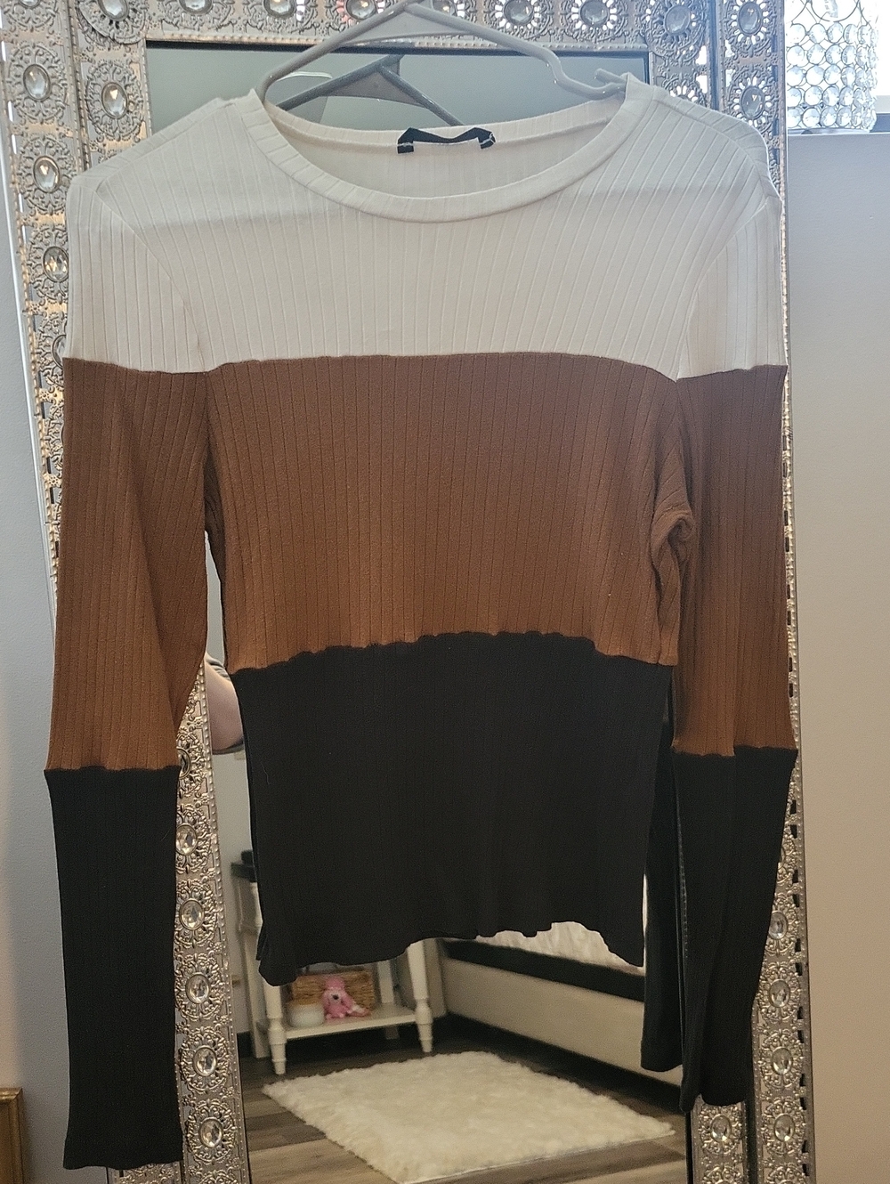 Lightweight Colorblock Ribbed Long-Sleeve Top